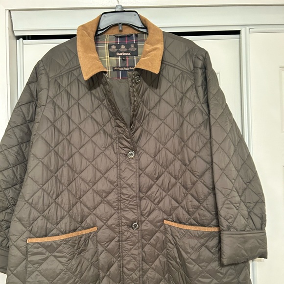 Barbour Quilted Coat - 3X - Hunter Green - Tan Corduroy Collar - Picture 2 of 10